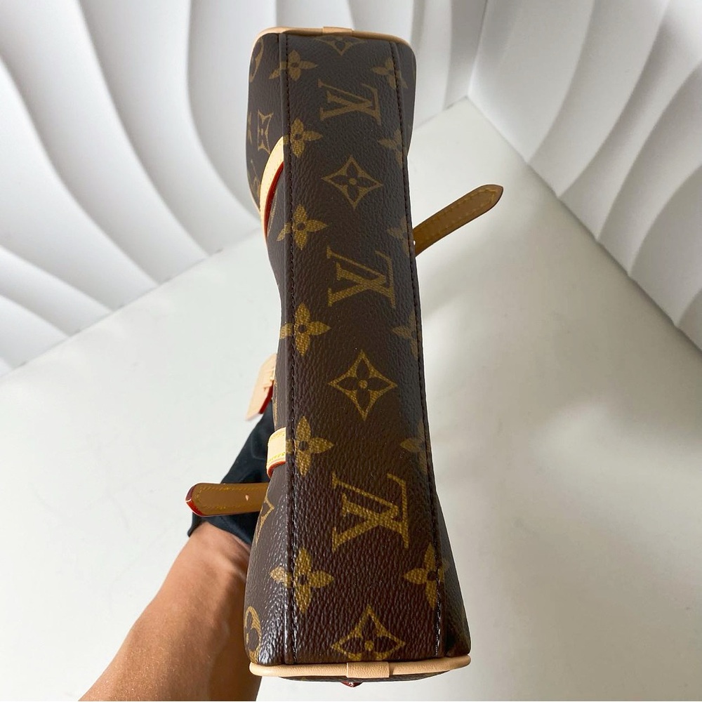 Louis Vuitton Monogram Hang On Handbag - Picture 7 of 12